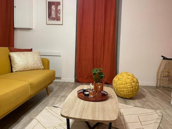 Comme Un Air De Provence A Blois Apartment Exterior foto